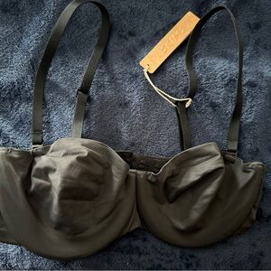 SKIMS Smoothing Intimates Classic Black Bra